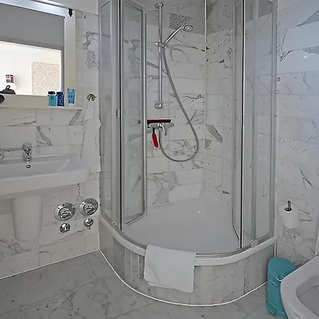 Appartementhaus, Katharina,